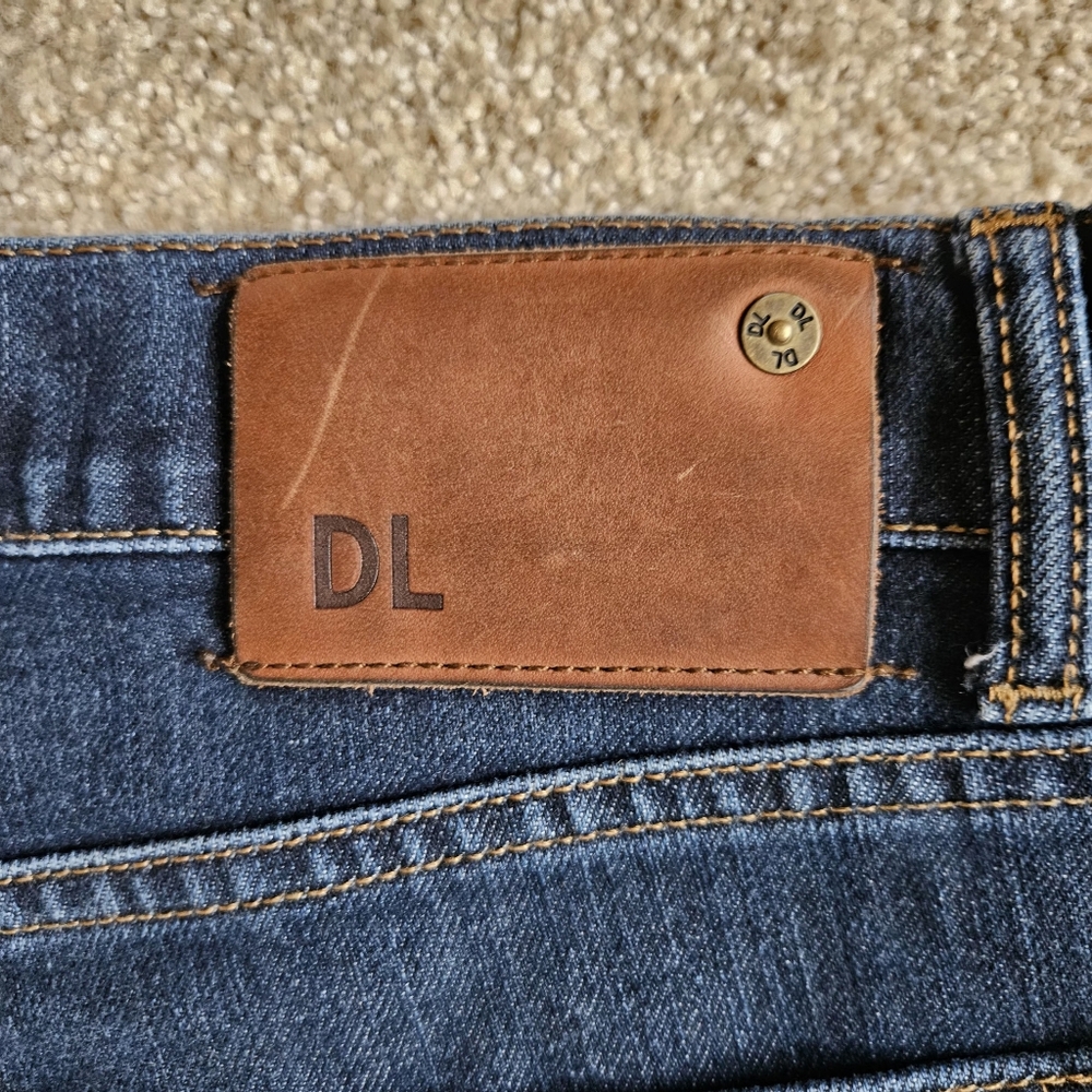 DL1961 Sz 34 Men's Dark Wash Russell Slim Straight Leg Jeans - Picture 6 of 15